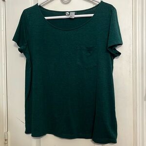 Divided H&M size Medium green t-shirt. LIKE NEW